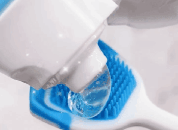  The Original Gel: It will leave your mouth incredibly fresh and won’t gunk up your toothbrush which is not designed for the tongue.